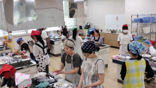 『こども夏祭り♪プロの機械や道具・食材で、屋台のメニューを作ってみよう!』